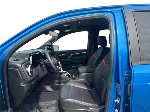 Used 2023 Chevrolet Colorado Z71 w/ Z71 Convenience Package 2 AWD/4WD image 12