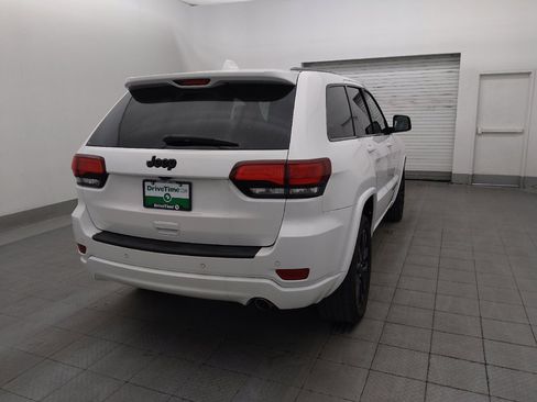Used 2021 Jeep Grand Cherokee Laredo X RWD image 9