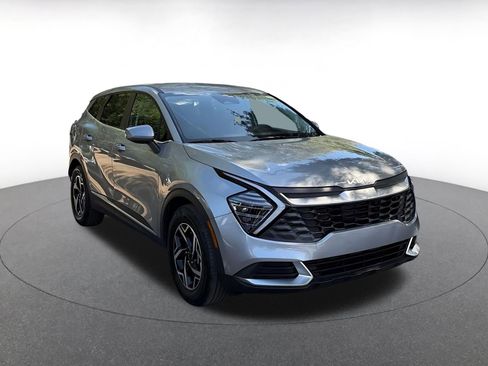 Used 2025 Kia Sportage LX FWD image 4