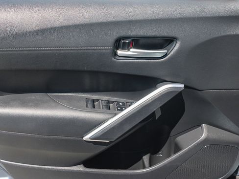 Used 2023 Toyota Corolla Cross XLE w/ Convenience Package FWD image 21