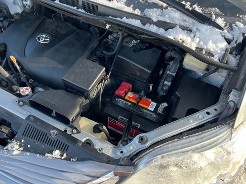 Used 2017 Toyota Sienna XLE image 47