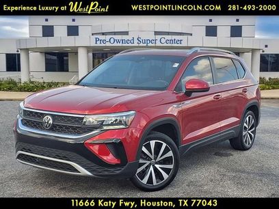 Used 2022 Volkswagen Taos SE w/ Panoramic Sunroof Package