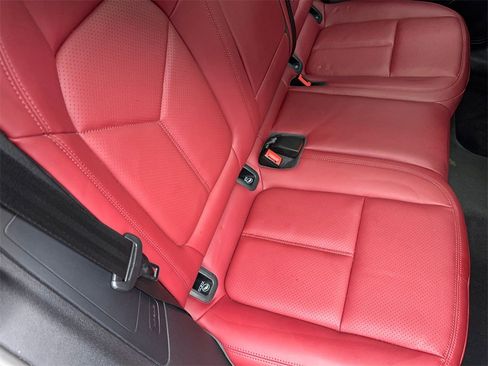 Used 2022 Porsche Macan S image 49