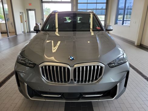 Used 2024 BMW X5 xDrive40i AWD/4WD image 2