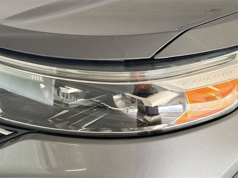 Used 2021 Ford Explorer Platinum w/ Equipment Group 601A AWD/4WD image 9