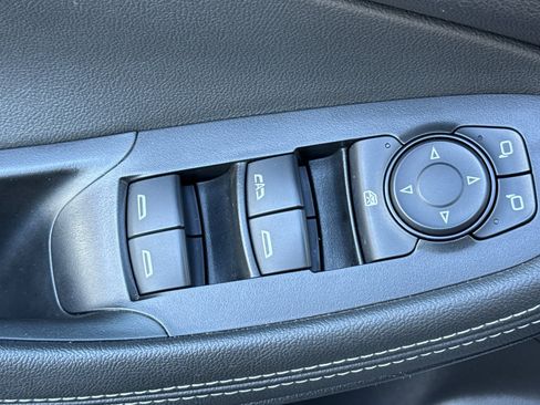 Used 2024 Buick Encore GX Sport Touring image 13