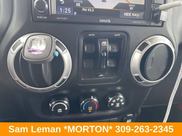 Used 2014 Jeep Wrangler Unlimited Sahara w/ Dual Top Group AWD/4WD image 9