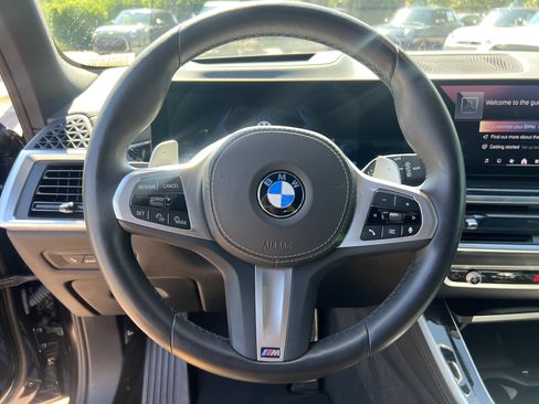 Used 2025 BMW X5 xDrive40i w/ M Sport Package AWD/4WD image 18