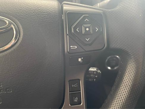 Used 2019 Toyota Tacoma TRD Off-Road AWD/4WD image 29