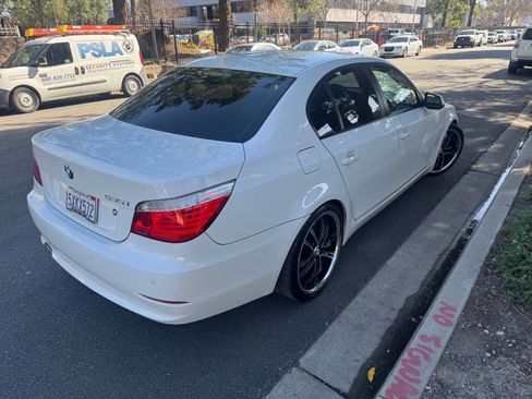 Used 2010 BMW 535i Sedan image 3
