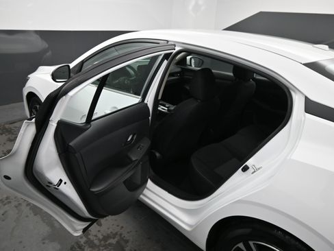 Used 2024 Nissan Sentra SV image 16