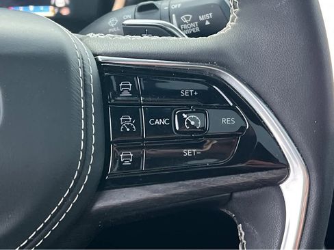 Used 2024 Jeep Grand Cherokee Overland w/ Trailer Tow Package image 31