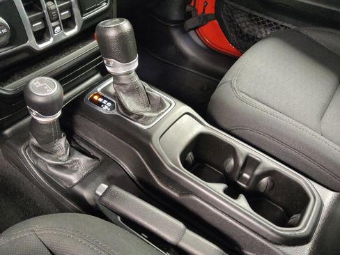 Used 2020 Jeep Wrangler Unlimited Sport S AWD/4WD image 26