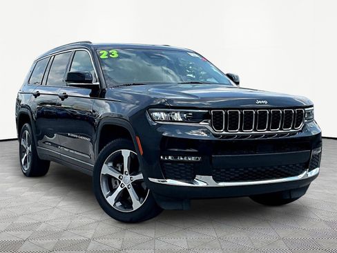 Used 2023 Jeep Grand Cherokee L Limited w/ Trailer Tow Group (B) AWD/4WD image 3