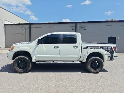Used 2013 Nissan Titan PRO-4X AWD/4WD image 6