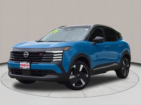 Certified 2025 Nissan Kicks SR FWD image 1