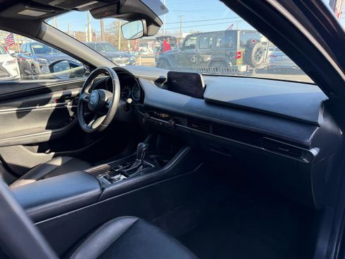 Used 2022 MAZDA MAZDA3 s image 19