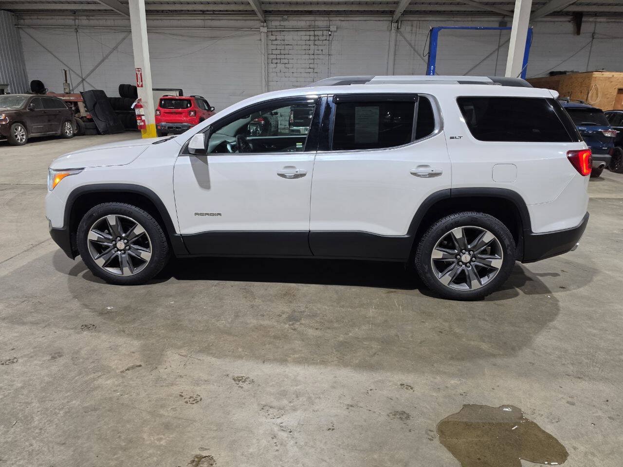 Used 2017 GMC Acadia SLT w/ LPO, Floor Liner Package AWD/4WD image 5