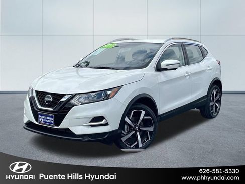 Used 2022 Nissan Rogue Sport SL FWD image 1