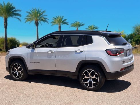Used 2025 Jeep Compass Limited AWD/4WD image 3