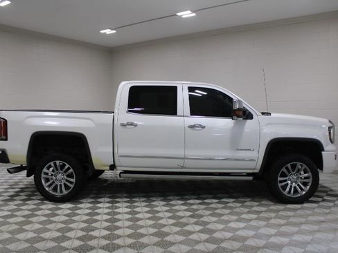 Used 2016 GMC Sierra 1500 Denali w/ Denali Ultimate Package AWD/4WD image 13