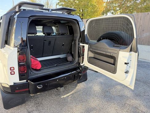 Used 2023 Land Rover Defender 90 X-Dynamic SE image 27