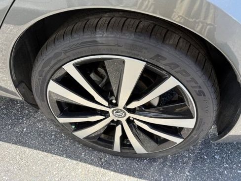 Used 2022 Nissan Altima 2.5 SR FWD image 7