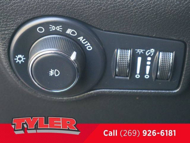 Used 2024 Jeep Compass Latitude AWD/4WD image 23
