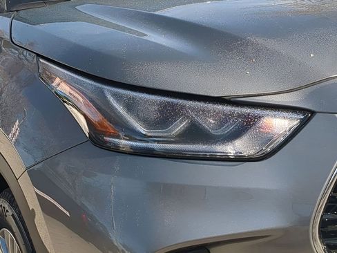 New 2026 Toyota Highlander Platinum image 10