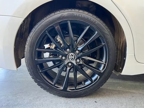 Used 2022 Toyota Camry XSE FWD image 13