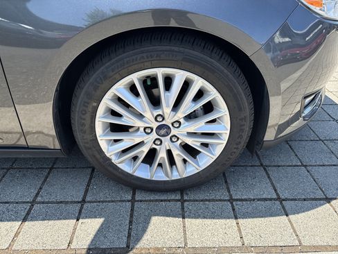 Used 2015 Ford Focus Titanium FWD image 10