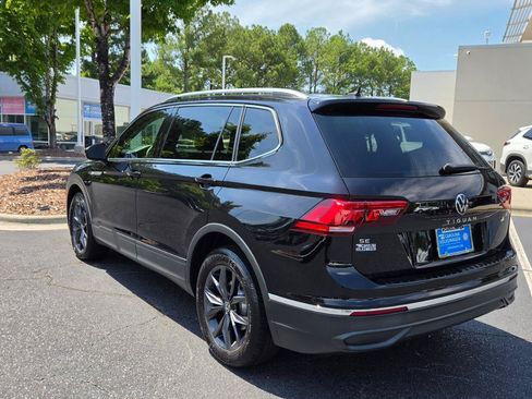 Certified 2023 Volkswagen Tiguan SE w/ Panoramic Sunroof Package FWD image 3