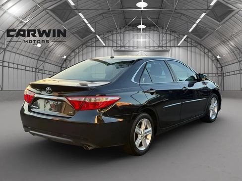 Used 2015 Toyota Camry SE FWD image 6