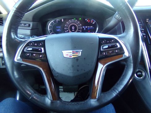 Used 2019 Cadillac Escalade ESV Luxury image 34