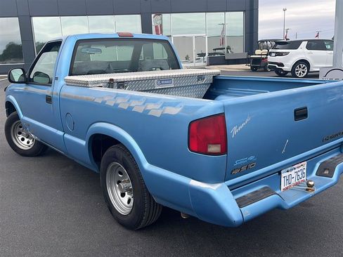 Used 1996 Chevrolet S10 Pickup LS image 2