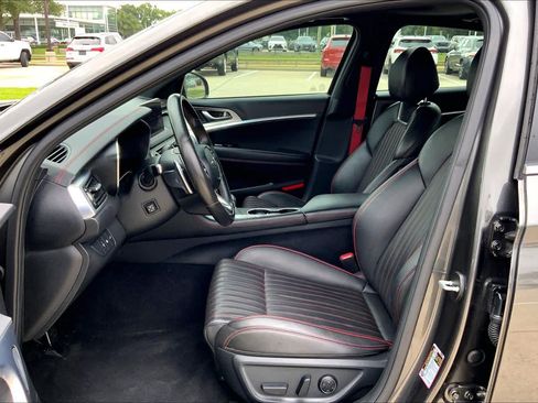 Used 2023 Genesis G70 2.0T w/ Sport Prestige Package RWD image 8