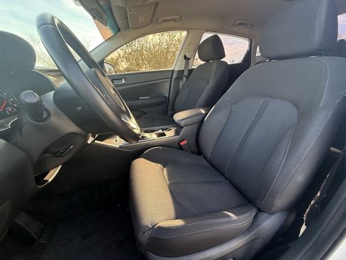Used 2018 Kia Optima LX image 11