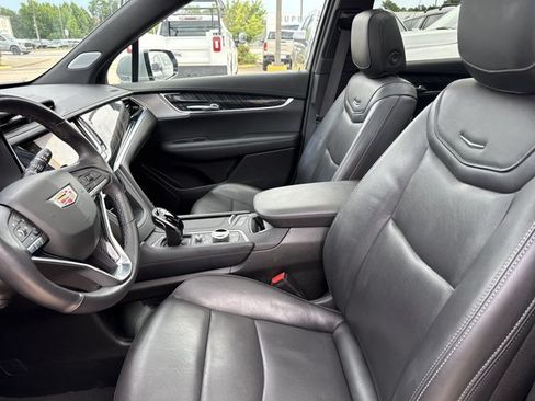 Used 2025 Cadillac XT6 Premium Luxury AWD/4WD image 5