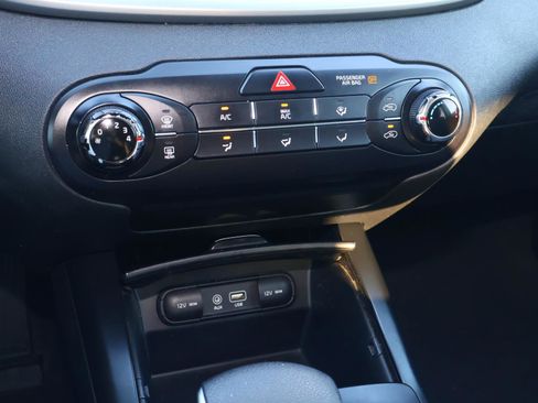Used 2020 Kia Sorento LX image 26