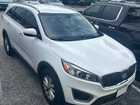 Used 2016 Kia Sorento LX FWD image 1