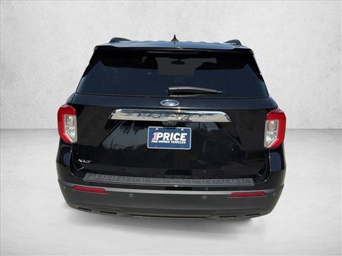Used 2023 Ford Explorer XLT RWD image 4