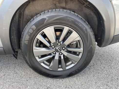 Certified 2024 Nissan Pathfinder SV FWD image 11