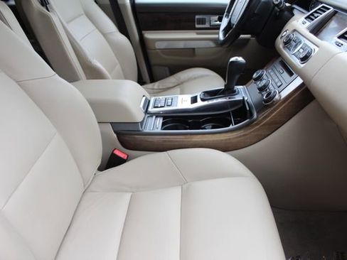 Used 2013 Land Rover Range Rover Sport HSE image 3