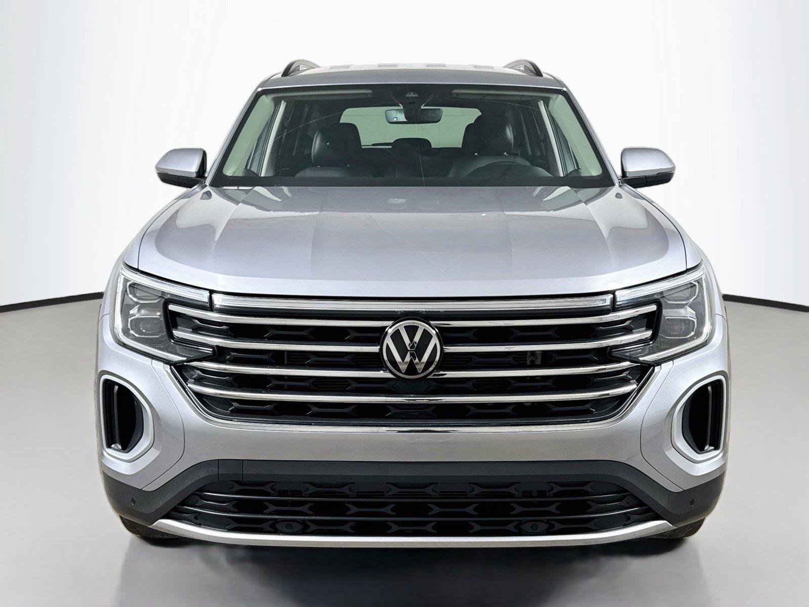 Used 2026 Volkswagen Atlas SE AWD/4WD image 2