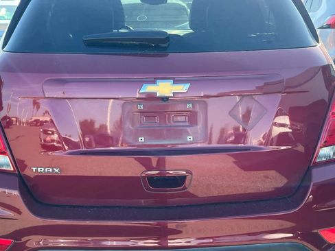 Used 2022 Chevrolet Trax LT w/ LT Convenience Package FWD image 19
