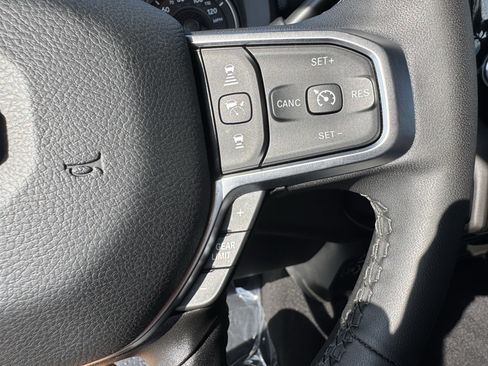 Used 2025 RAM 2500 Big Horn AWD/4WD image 32