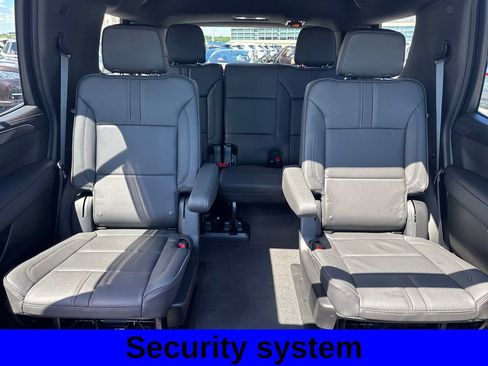 Used 2024 Chevrolet Tahoe RST w/ Luxury Package AWD/4WD image 15