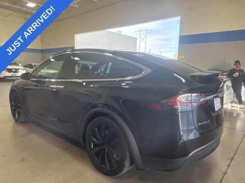 Used 2018 Tesla Model X 75D image 4