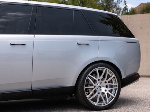Used 2023 Land Rover Range Rover SE AWD/4WD image 14