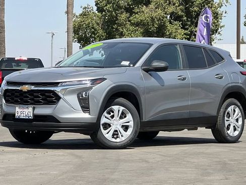 Used 2024 Chevrolet Trax LS FWD image 8